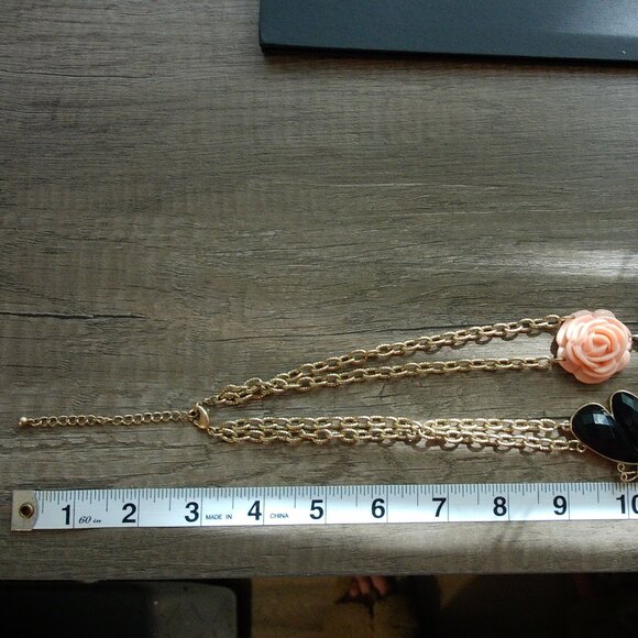 Pretty Floral Statement Necklace and Earrings Set - Picture 6 of 8